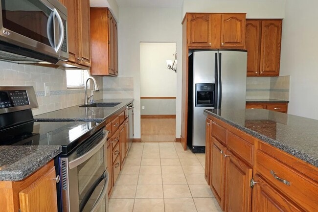 Photo - 824 Claycross Ct