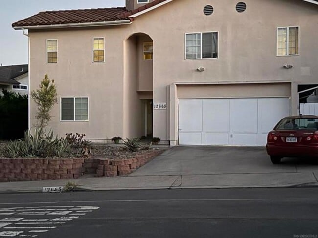 Building Photo - Rancho Penasquitos 6 Bedroom Home For Lease