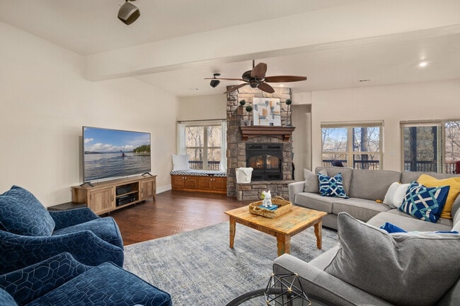 366 Lakeside Rd Unit SI ID1221805P