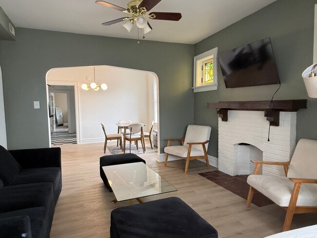Photo - 4909 Lansdowne Ave Unidad 2E