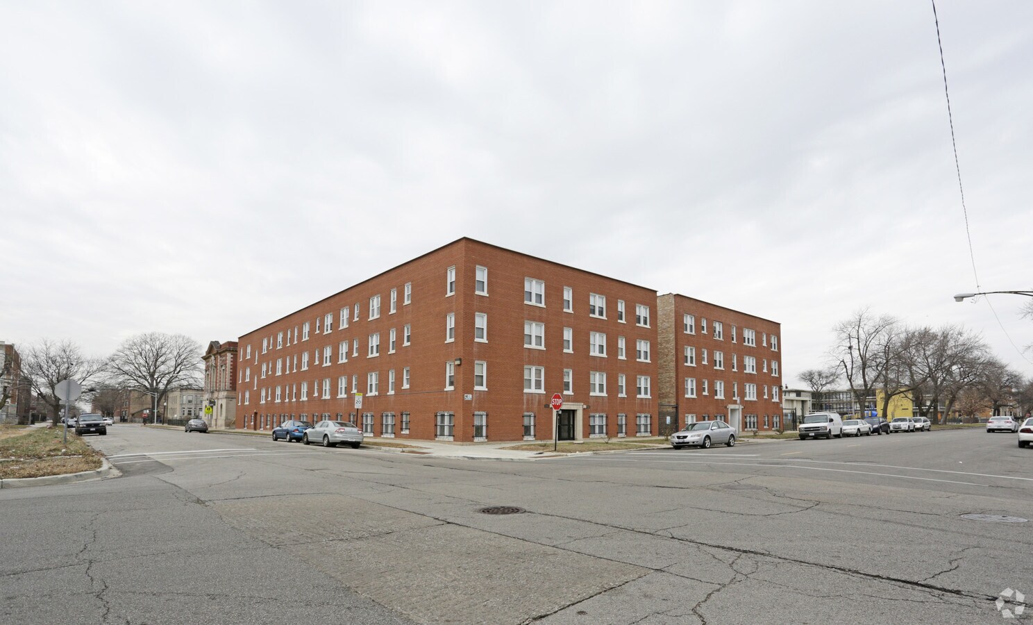 Photo - 4950-4952 S Prairie Ave Apartments