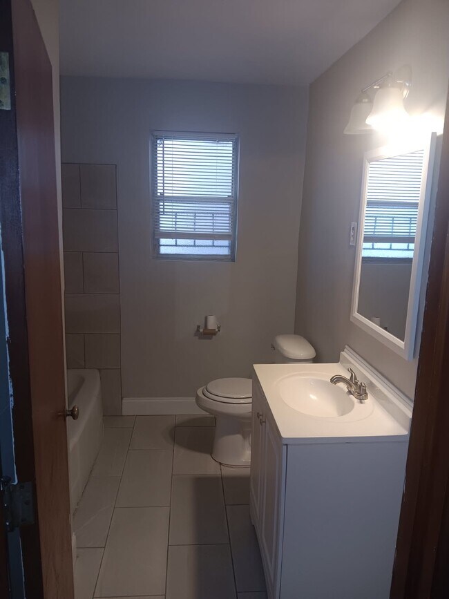 Photo - 824 Maury St