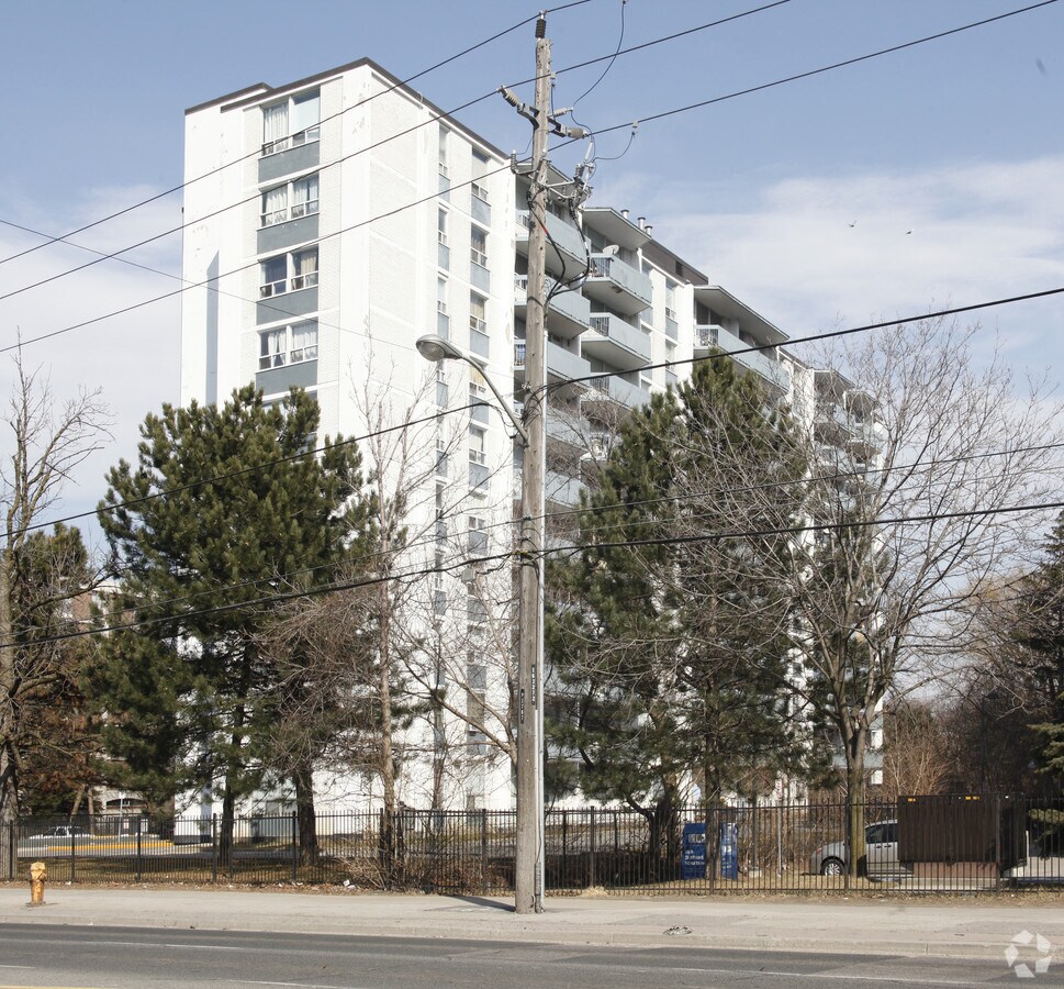 Photo - WESTPARK APARTMENTS