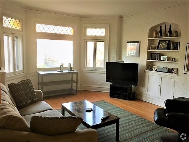 Building Photo - 5801 N Rockwell St Unit 5805 # 3 Rental