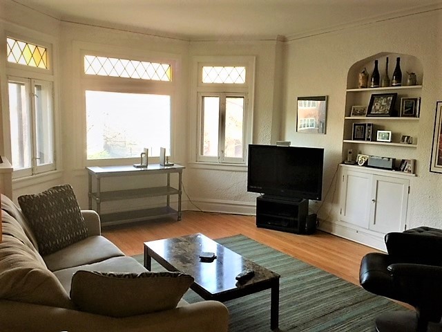 Building Photo - 5801 N Rockwell St Unit 5805 # 3rd Flr Rental