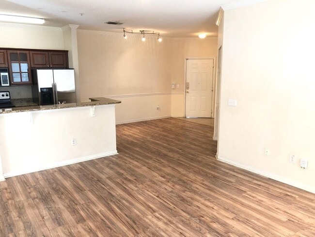 Photo - Newly Renovated 2/2