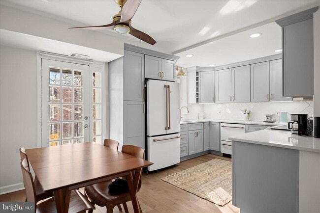 Building Photo - 3031 S Columbus St Unit B1