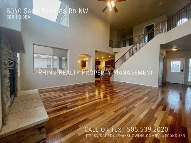 Photo - Beautiful 5 Bedroom House In the NW!
