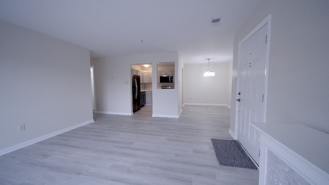 Photo - 136 Brookland Ct Unidad 8