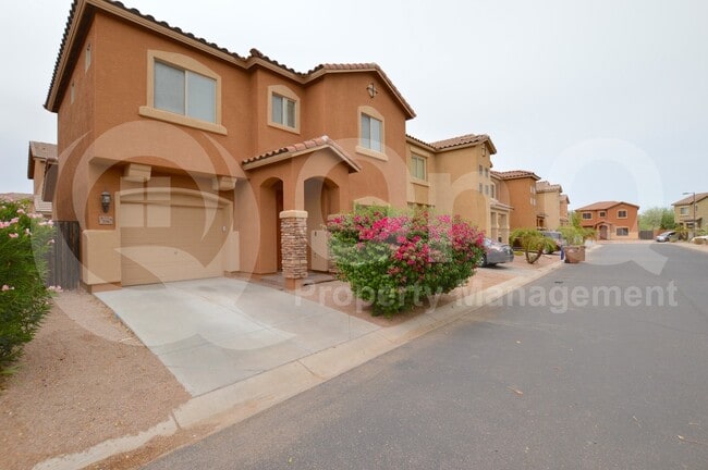 Building Photo - 326 S Leandro