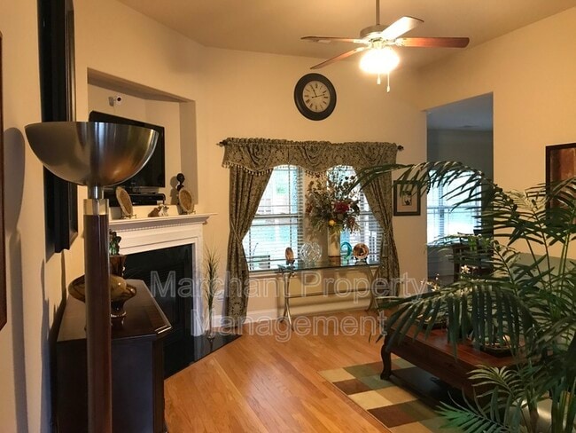 Photo - 500 Airdale Ln