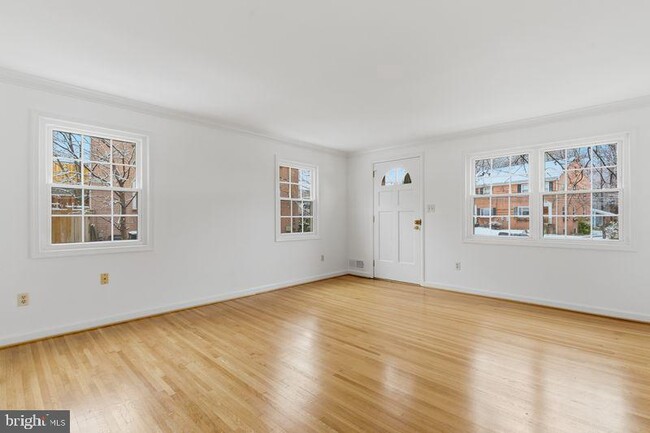 Building Photo - 4813 20th Pl N