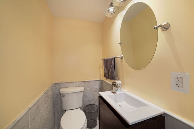 Photo - Available Now!  // 3bedroom 2.5 bathroom C...
