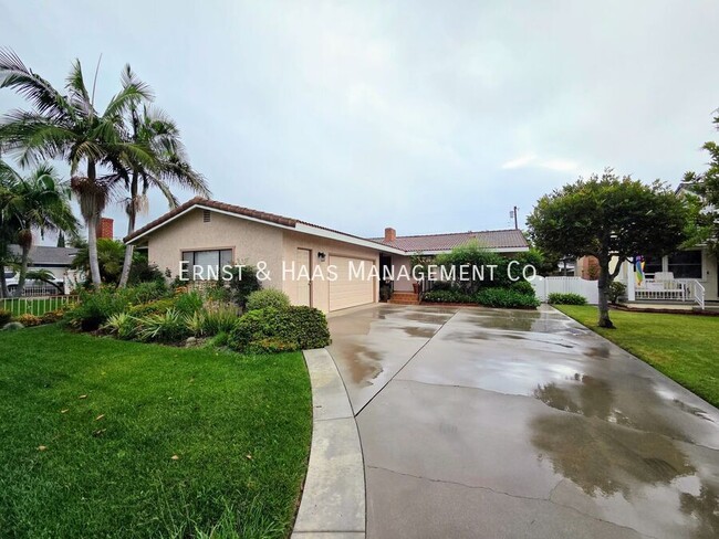 Photo - 10518 Julius Ave