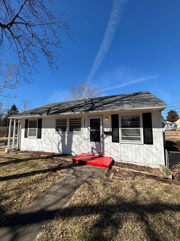 Charming 4-Bedroom Home in a Convenient Lo... - Charming 4-Bedroom Home in a Convenient Lo...