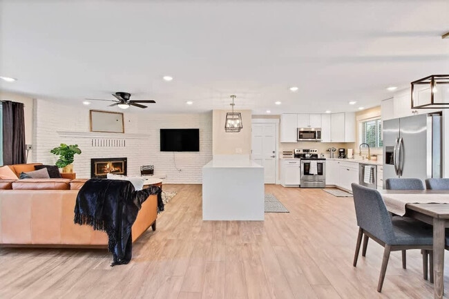 Photo - 1215 E Cerramar Ct Unidad ID1250654P