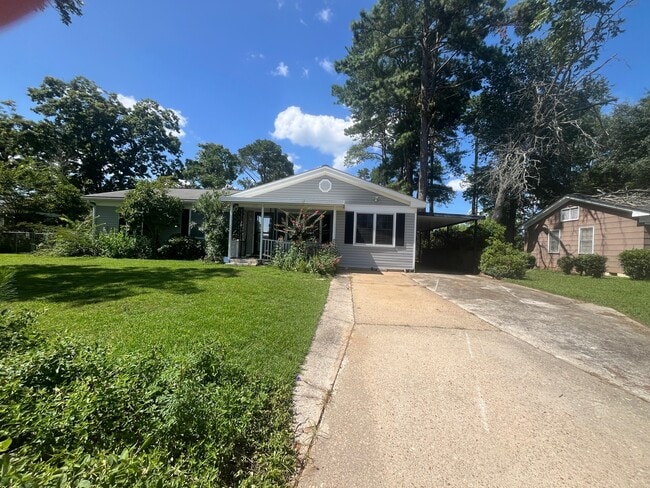 Building Photo - 1715 Samford Ave