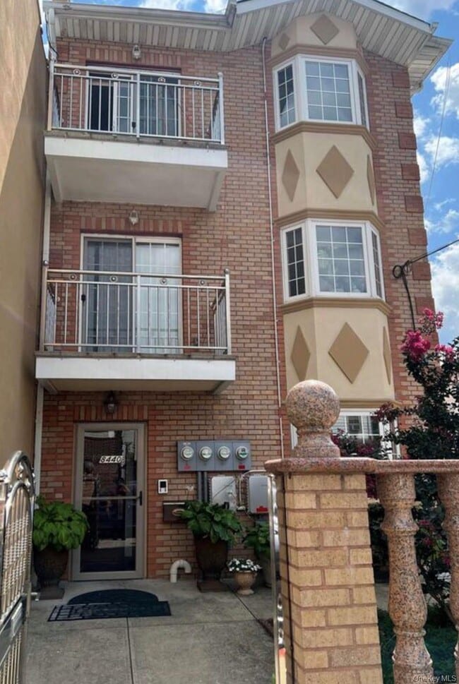 Building Photo - 84-40 102nd Ave Unit 3rd FL