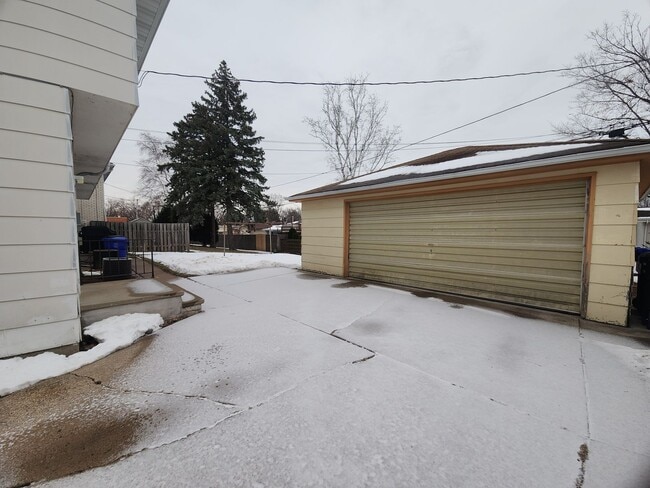 Photo - 631-633 E Longview Dr. Unit 631 E Longview Dr.