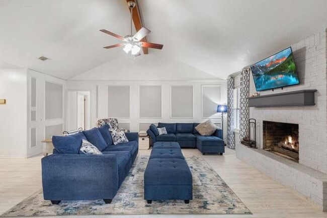 Photo - 8205 Raintree Dr