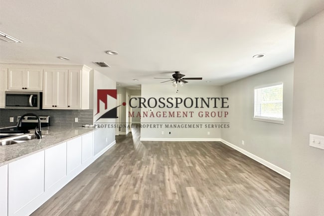 Photo - Pecan St. (LEASE UP ONLY) Unidad 8