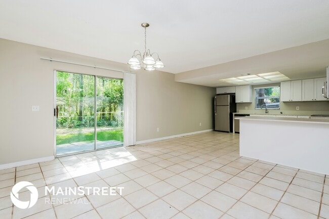 Photo - 1130 Foxwood Dr