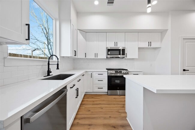 Photo - 7719 Orebo St