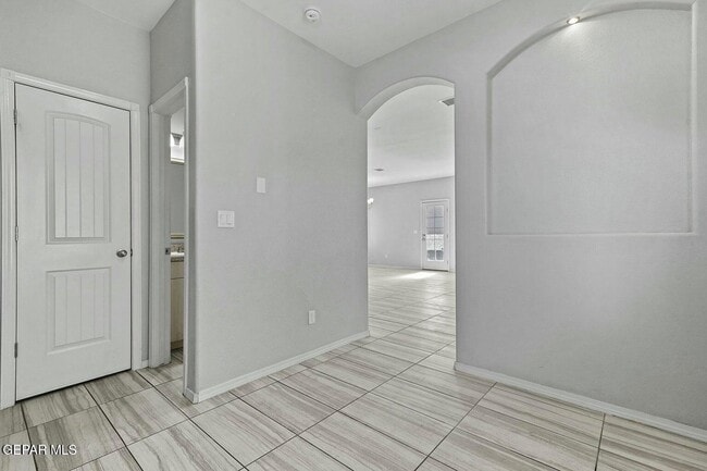 Photo - 12922 Clevedon St