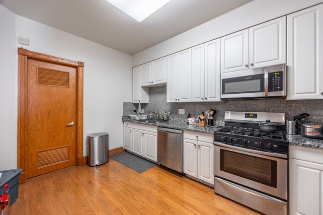 Photo - 1162 W Grand Ave Unit 4F