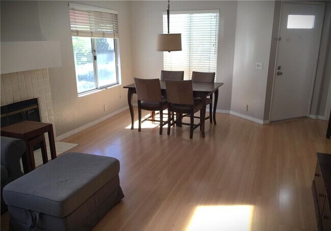 Photo - 2bed/1bath w/ 1 car garage in the heart of Mission Viejo Unit 168
