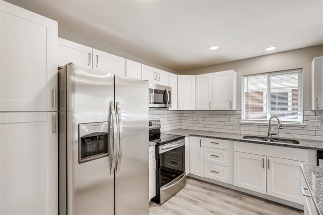 Photo - 1732 Florence St