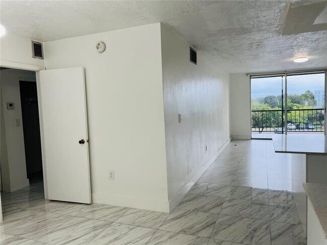 Photo - 7300 NW 17th St Unit 416