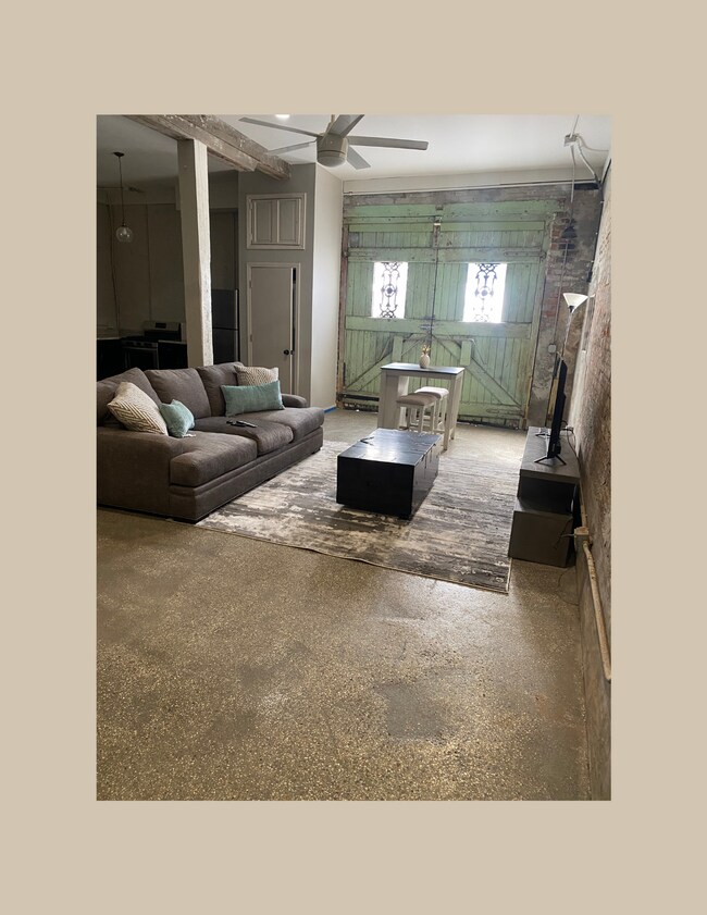 Photo - 3404 Dauphine St