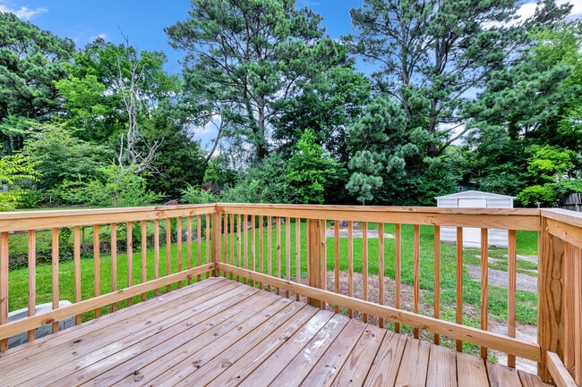 Photo - 208 17th Ave SW