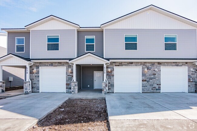 Building Photo - Darling 3 Bed 2.5 Bath Townhome located in...