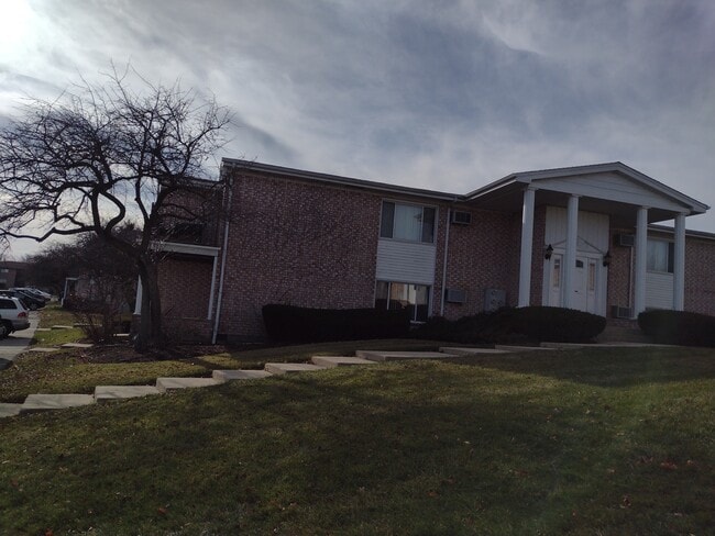 Photo - 613 Dean Dr Unit #8