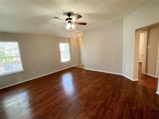 Photo - 1011 Burgess Dr