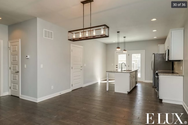 Photo - 15845 Foster St