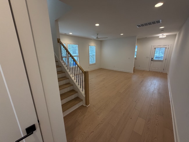 Photo - 5045 Lundy Dr