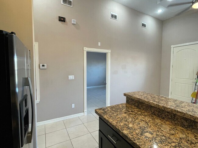 Photo - 3120 Regal Dr