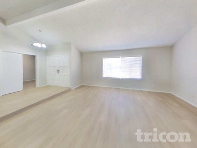 Photo - 3629 W Kelton Ln