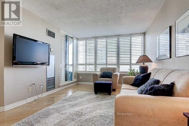 Photo - 1121 Steeles Ave W Unité 1008