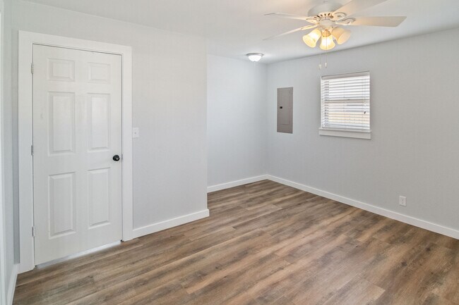 Photo - 814 Carson Dr