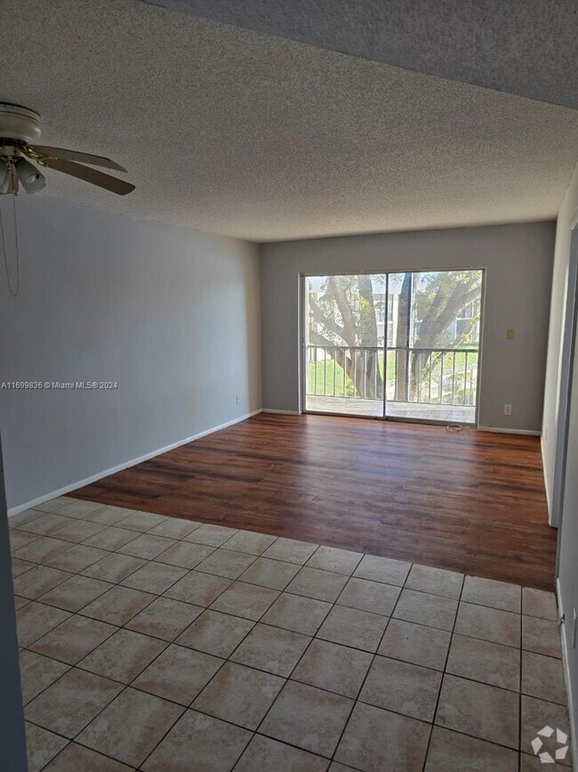 Building Photo - 7910 Colony Cir N Unit 108 Rental