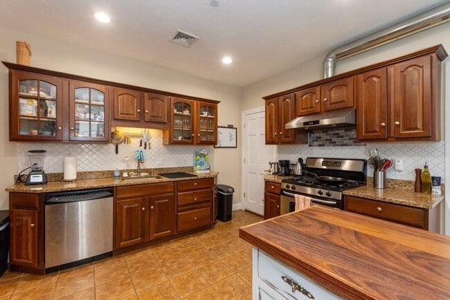 Photo - 36 Trident Ave Unidad B