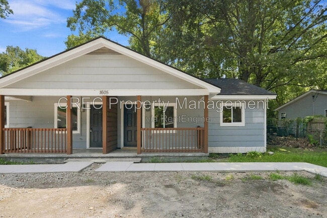 Building Photo - 1605 Pineview Rd