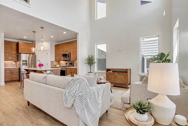 Photo - 3952 Hardman Way