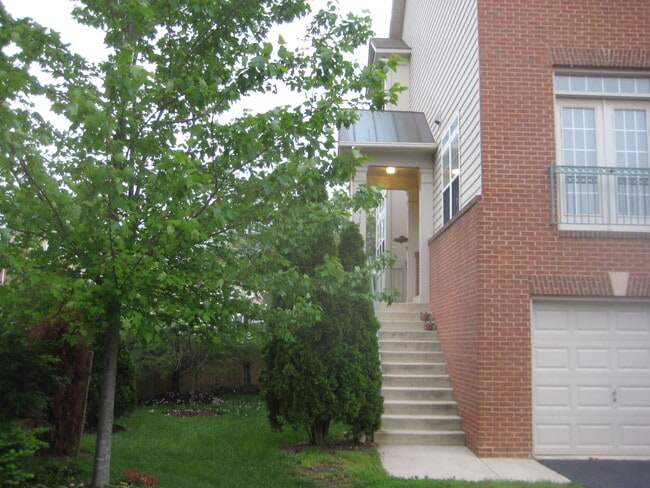 Photo - 417 Clayton Ln