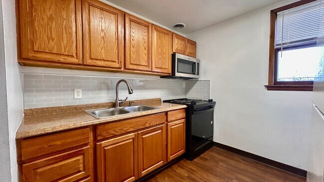 Photo - 2901 E Wellesley Ave Unit 3