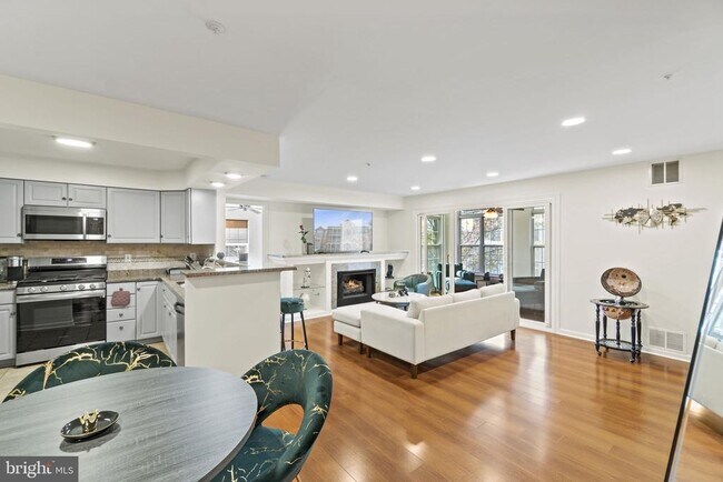 Photo - 6601 Thackwell Way Unit 3-I